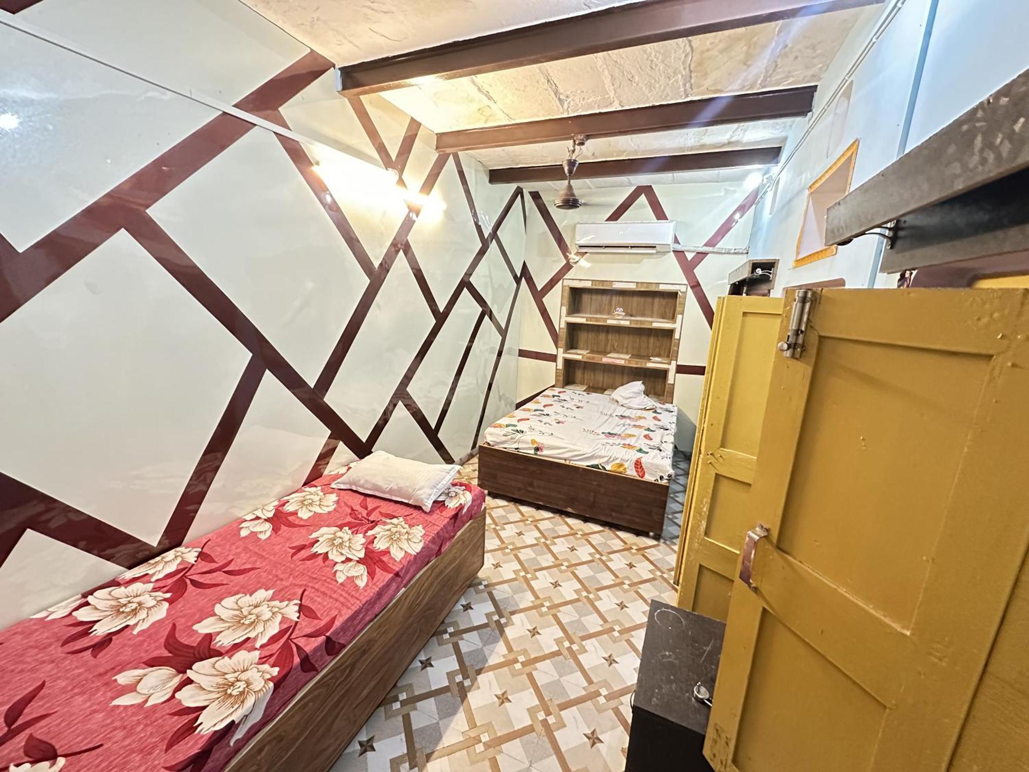 Home Stay Suraj Inn バラナシ エクステリア 写真