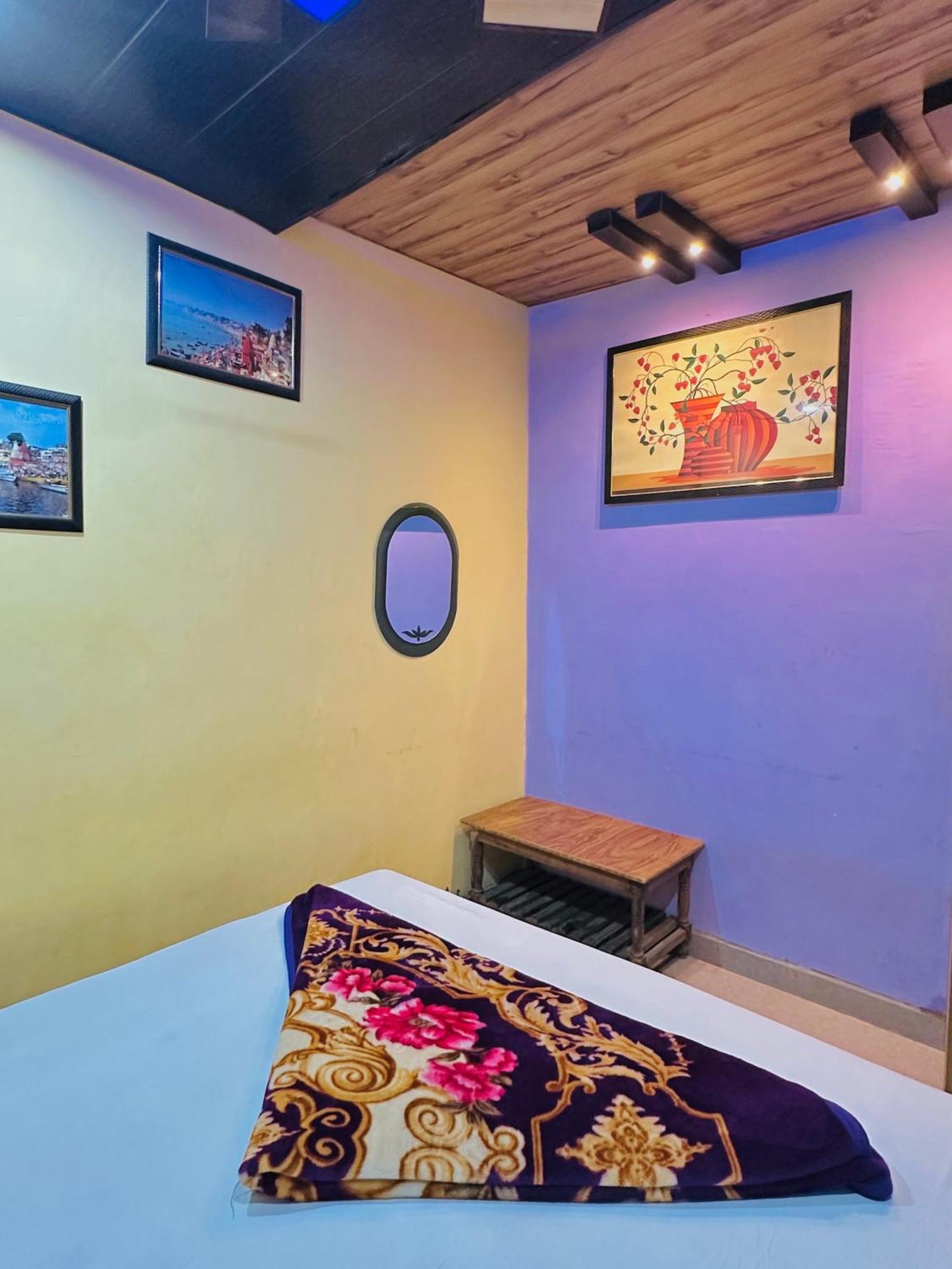 Home Stay Suraj Inn バラナシ エクステリア 写真