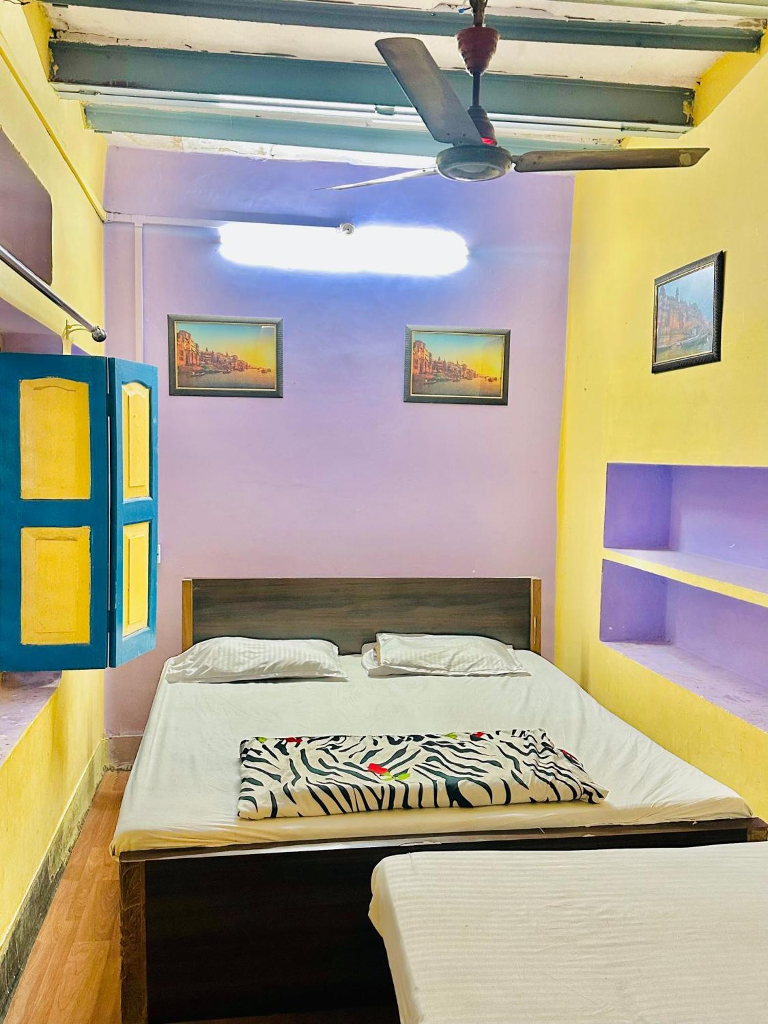 Home Stay Suraj Inn バラナシ エクステリア 写真