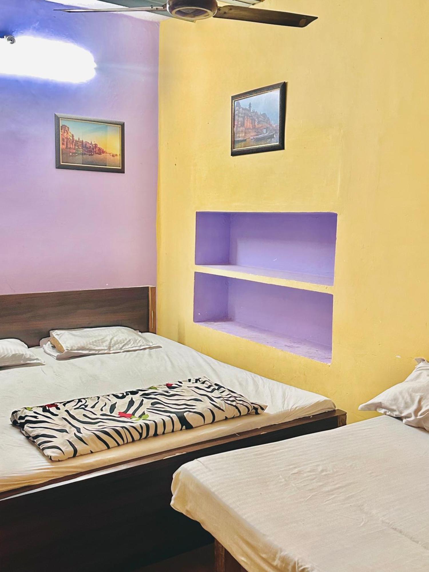 Home Stay Suraj Inn バラナシ エクステリア 写真