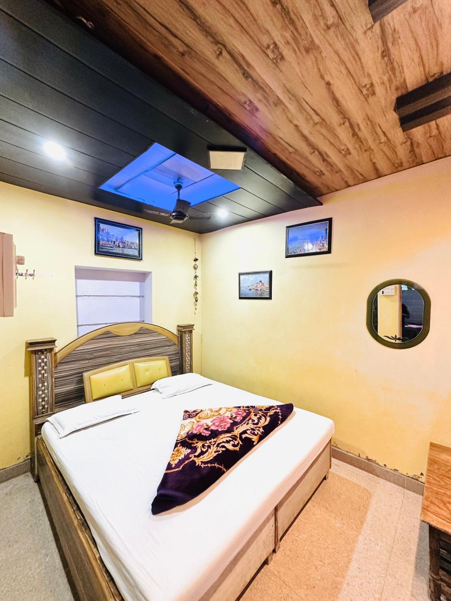 Home Stay Suraj Inn バラナシ エクステリア 写真