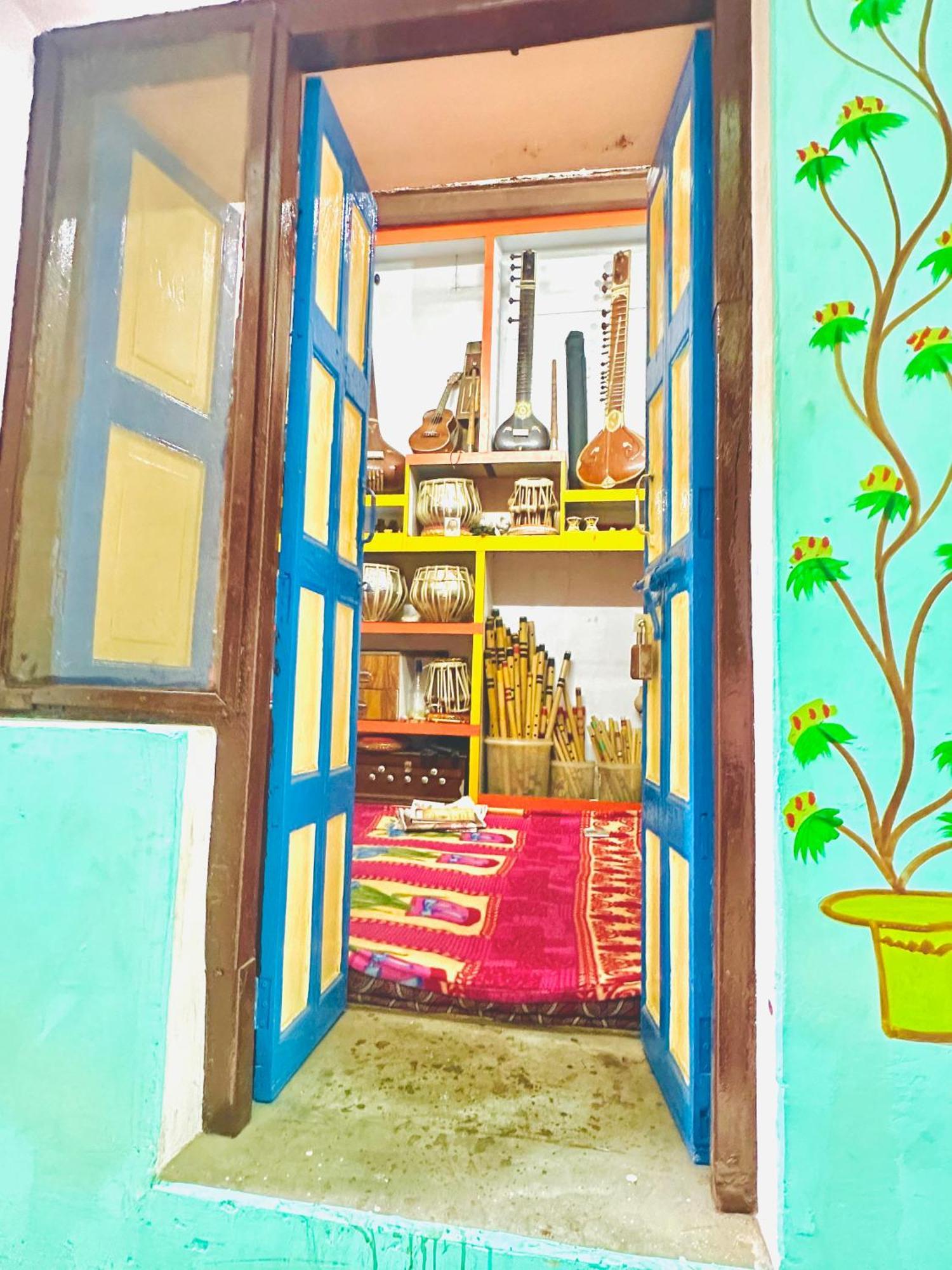 Home Stay Suraj Inn バラナシ エクステリア 写真