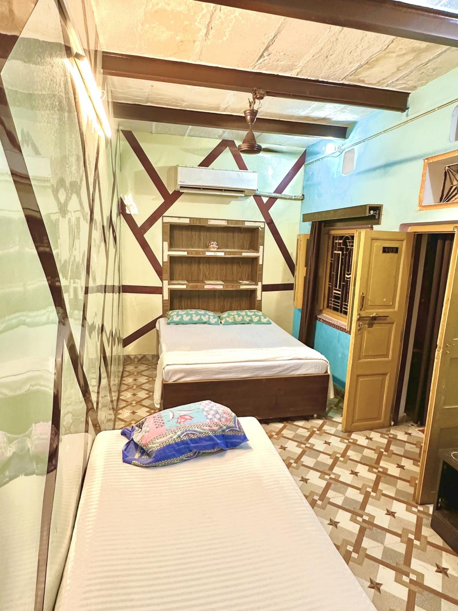 Home Stay Suraj Inn バラナシ エクステリア 写真